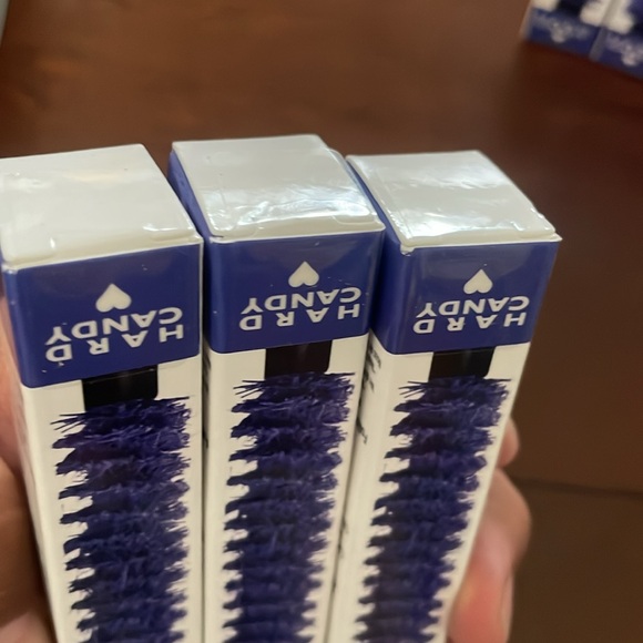 Hard Candy 1000 Lashes Fiberized Lash Weave Mascara. - Picture 5 of 5